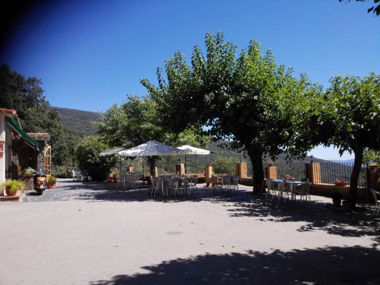 hostal-montserrat-1