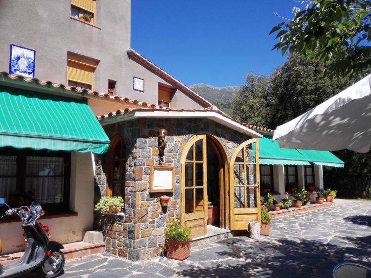 hostal-montserrat-6