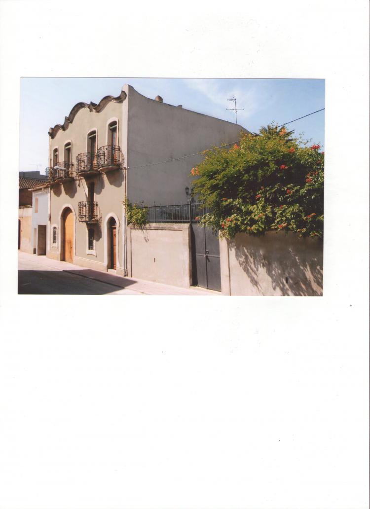 Ca la Paula y Cal Manou