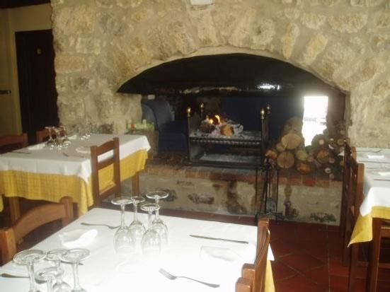 hostal-de-la-rovira-1