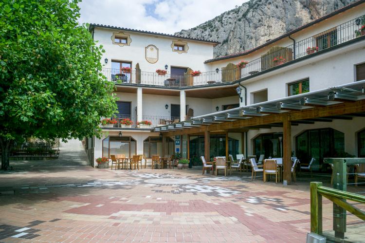 hotel-can-boix-de-peramola-1