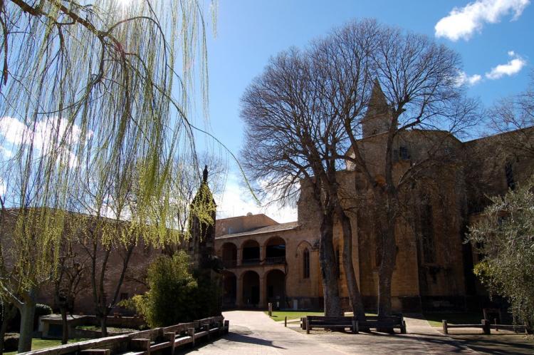 hotel-monestir-de-les-avellanes-1