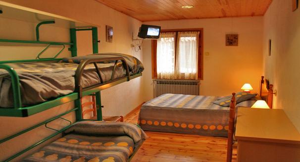 hostal-pas-de-la-pera-8