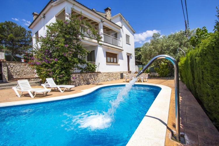 Casa de Vacaciones "Cal Vives"