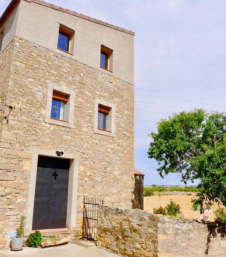 casa-les-germanes-1