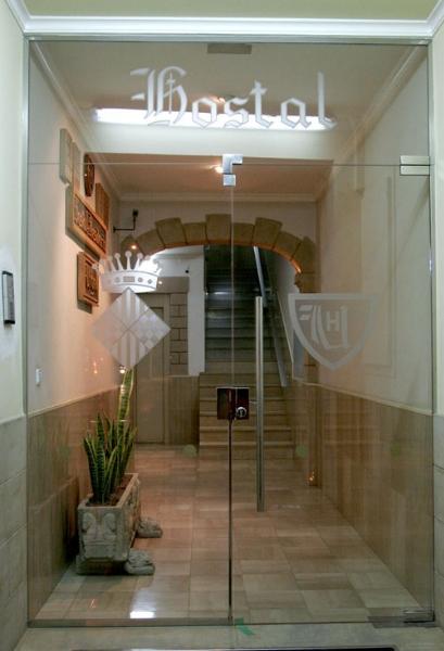 hostal-urgell-1
